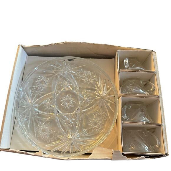 Vtg MCM Plate Tea Cup Set Anchor Hocking Early American Prescut 8 Piece Snack - Picture 4 of 16